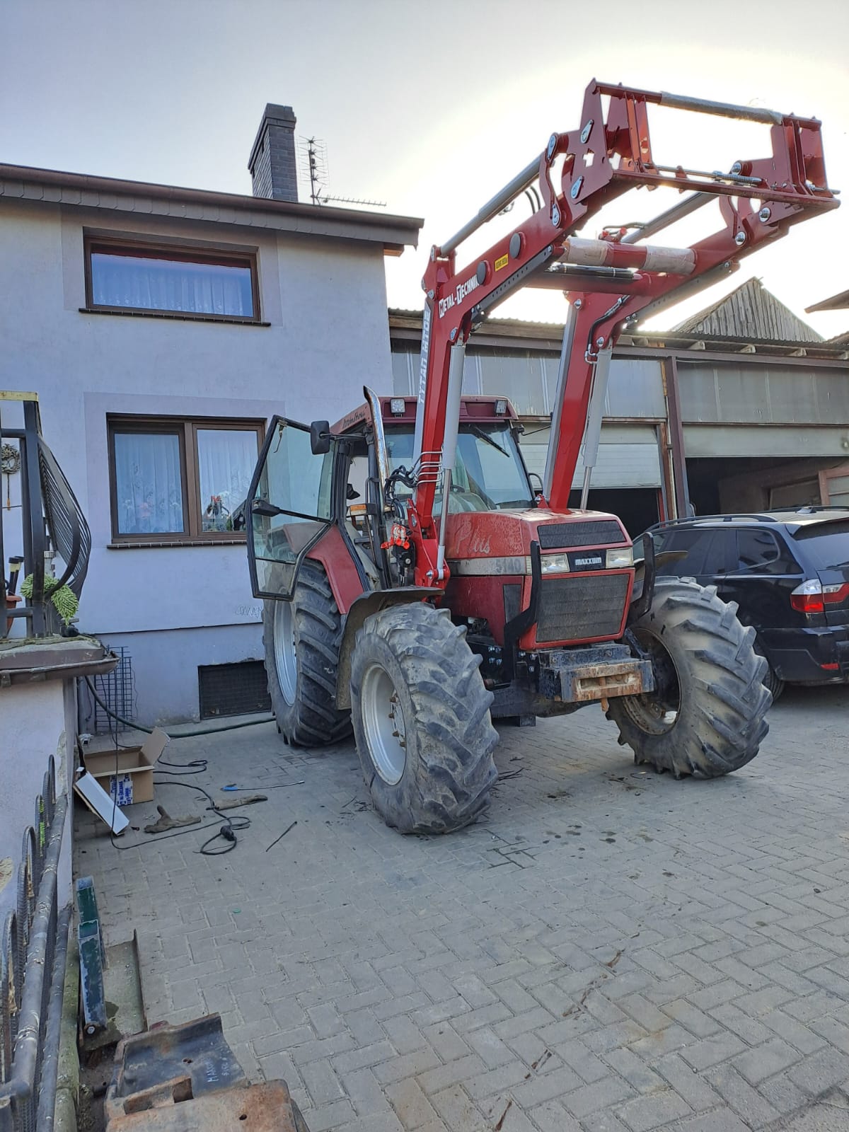 ładowacze czołowe z osprzętem